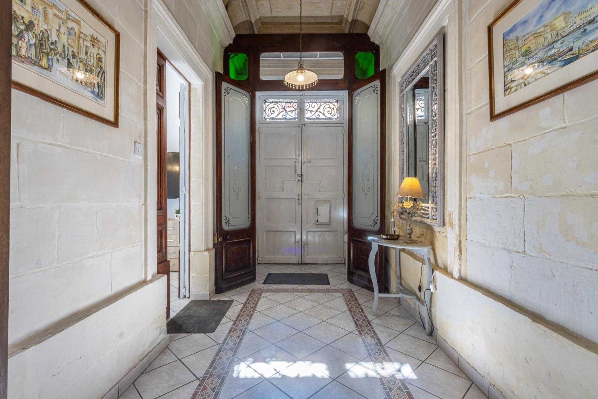 Cozy Carisma Lodging - Central, New And Independent Studio Apartment Sliema Ngoại thất bức ảnh